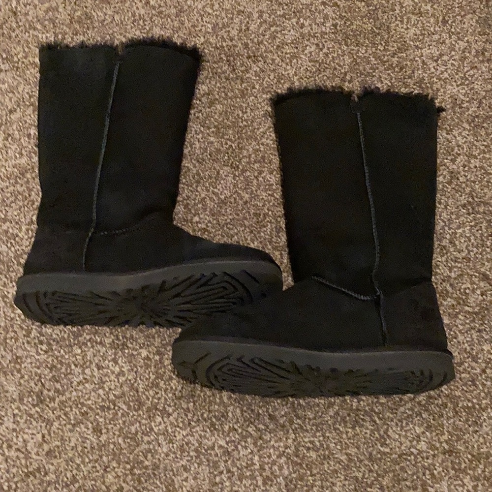 Authentic Ugg Bailey Button Black Boots Size 9 - image 4
